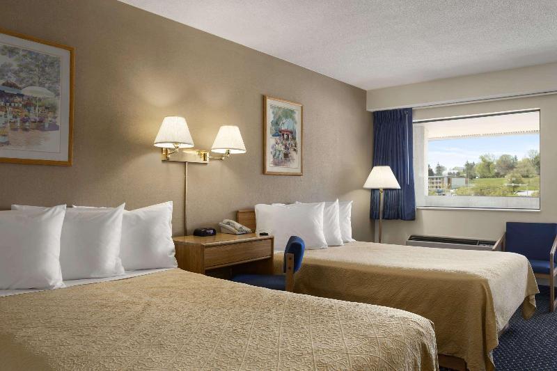 Days Inn by Wyndham Somerset