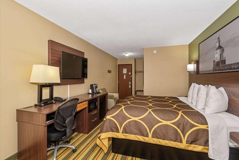 Super 8 by Wyndham Superior WI image