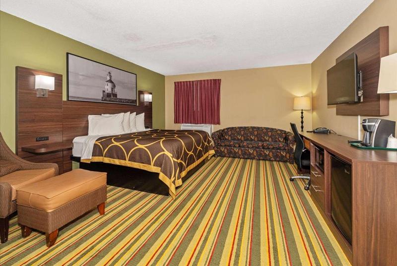 Super 8 by Wyndham Superior WI image