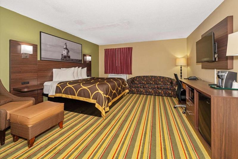 Super 8 by Wyndham Superior WI image