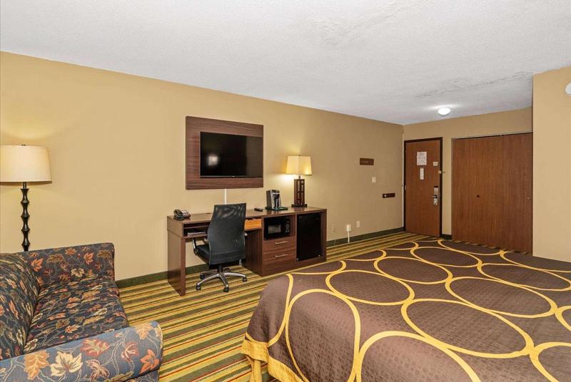 Super 8 by Wyndham Superior WI image