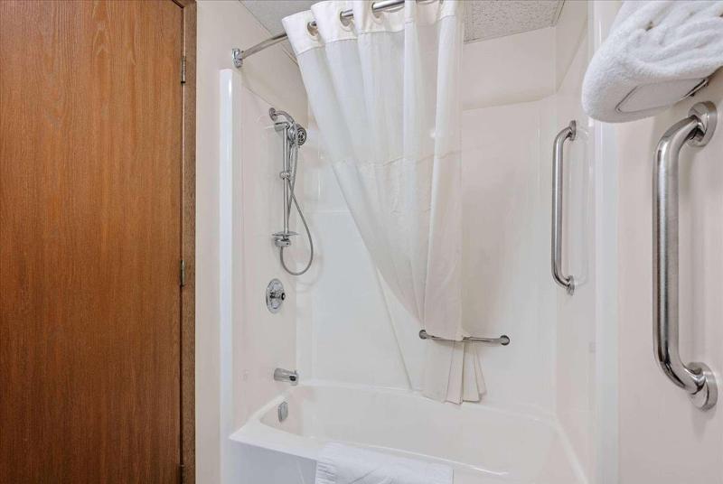 Super 8 by Wyndham Superior WI image