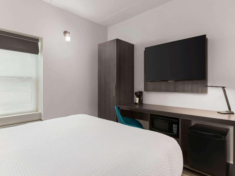 Days Inn By Wyndham Saint John New Brunswick image