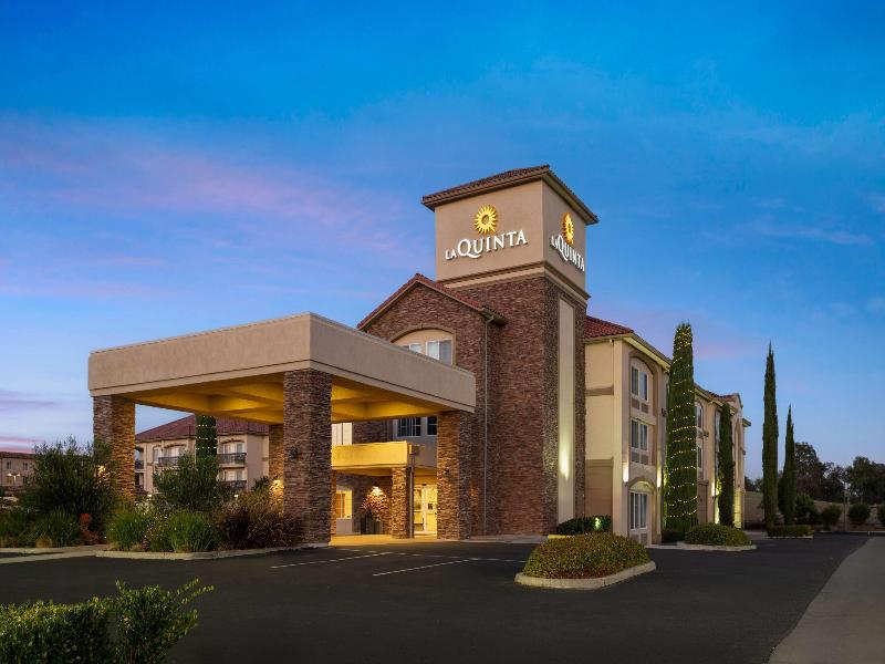 La Quinta Inn & Suites Paso Robles image