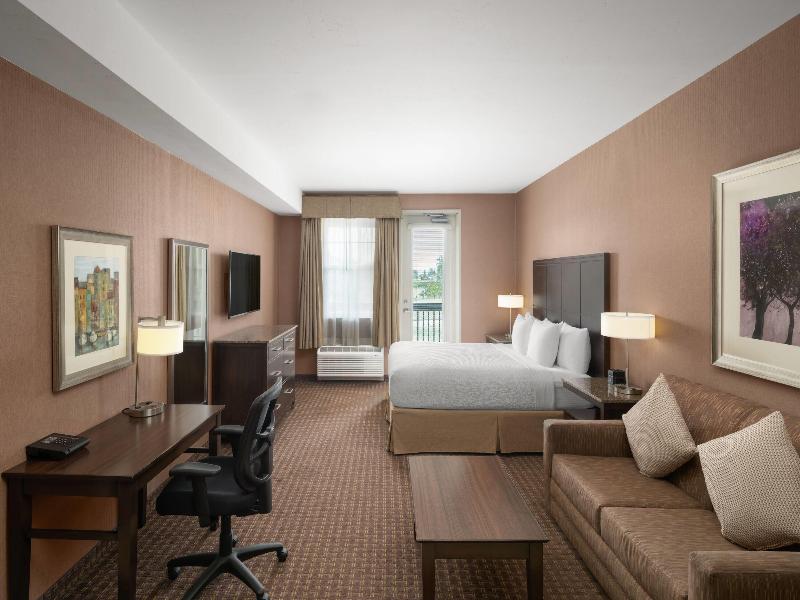 La Quinta Inn & Suites Paso Robles image