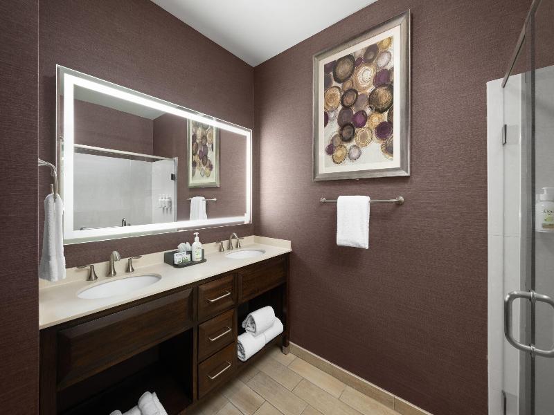 La Quinta Inn & Suites Paso Robles image