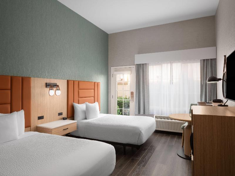 La Quinta Inn & Suites Paso Robles image