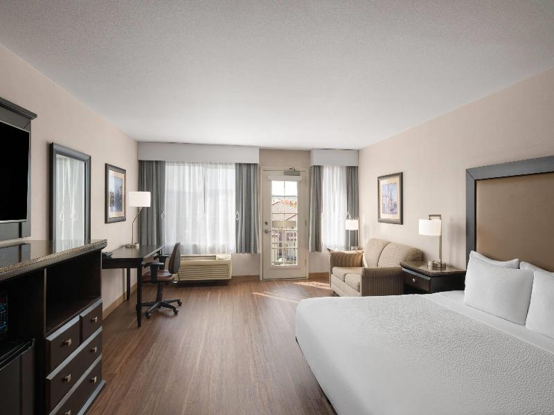 La Quinta Inn & Suites Paso Robles image