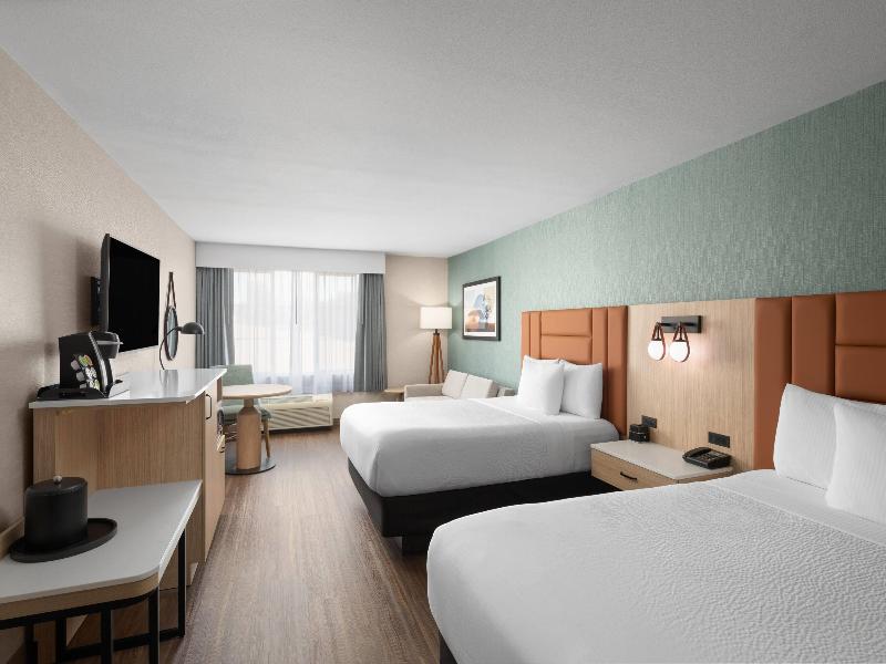 La Quinta Inn & Suites Paso Robles image