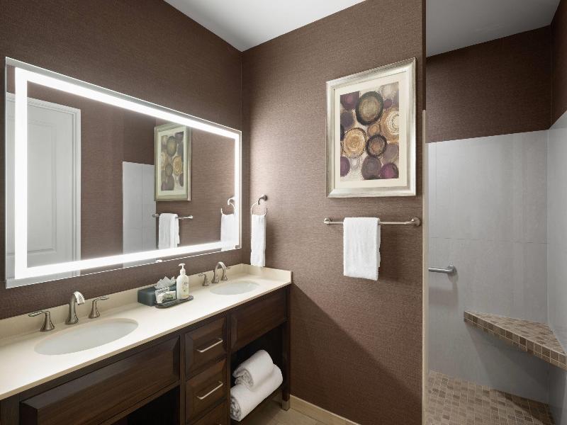 La Quinta Inn & Suites Paso Robles image