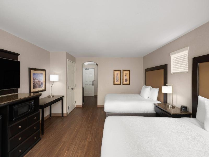 La Quinta Inn & Suites Paso Robles image