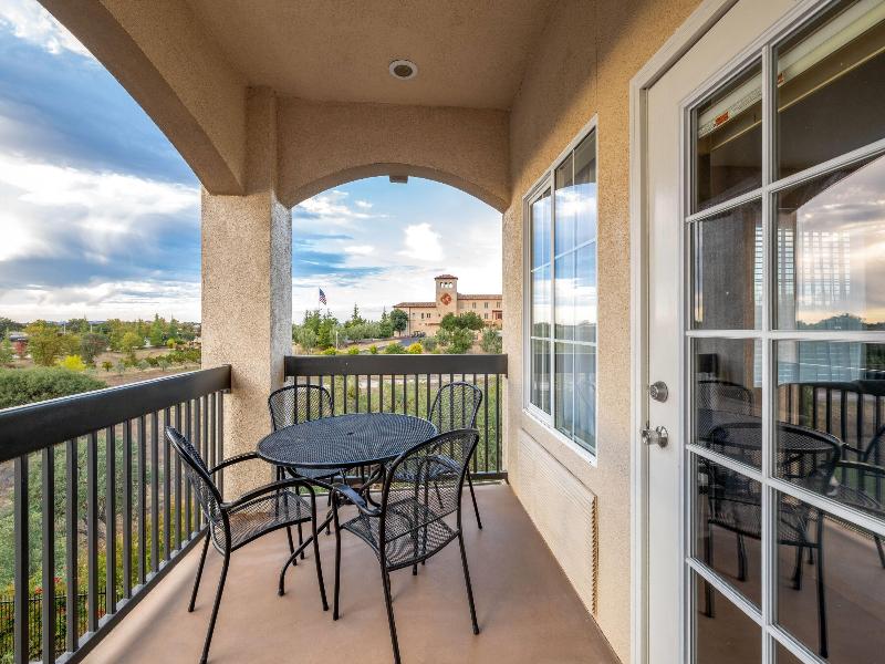 La Quinta Inn & Suites Paso Robles image