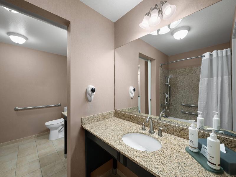 La Quinta Inn & Suites Paso Robles image