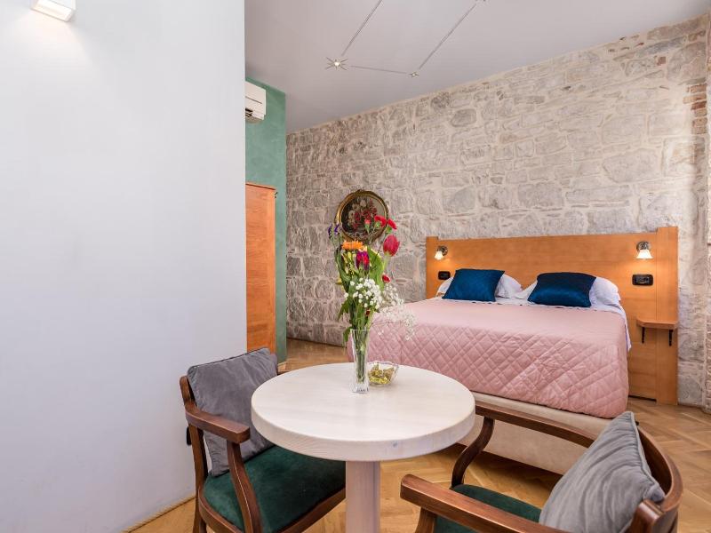 Captain's Apartment image