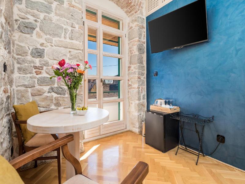 Captain's Apartment image