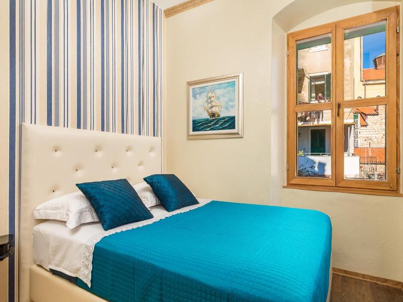 Captain's Apartment image