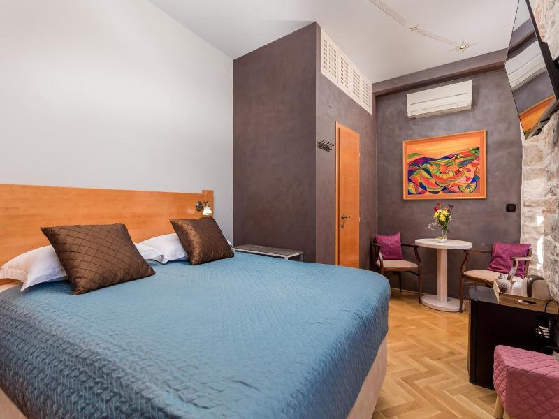 Captain's Apartment image