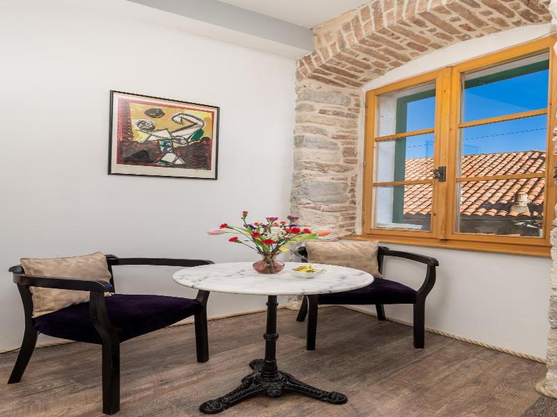 Captain's Apartment image