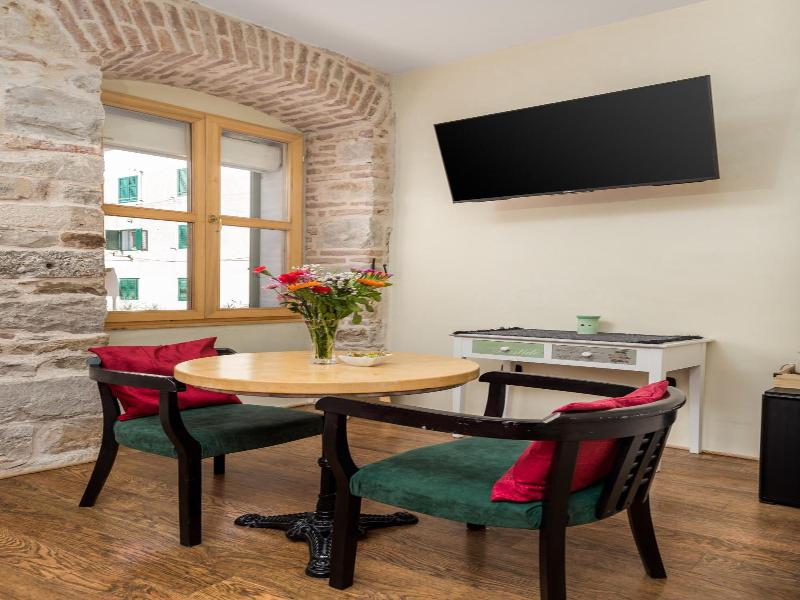 Captain's Apartment image