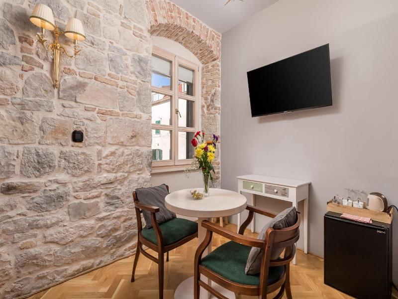 Captain's Apartment image