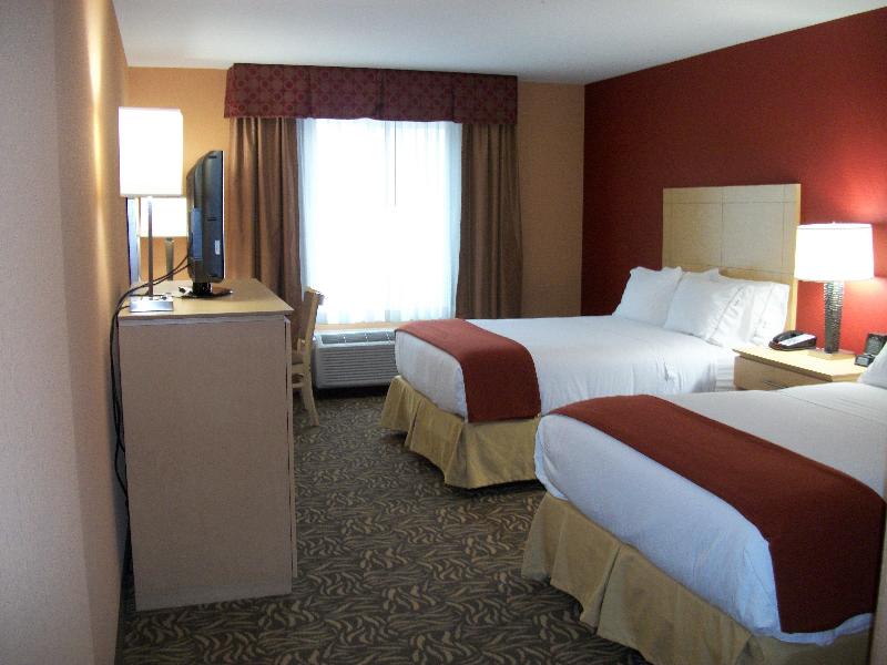 Holiday Inn Express Cortland 5