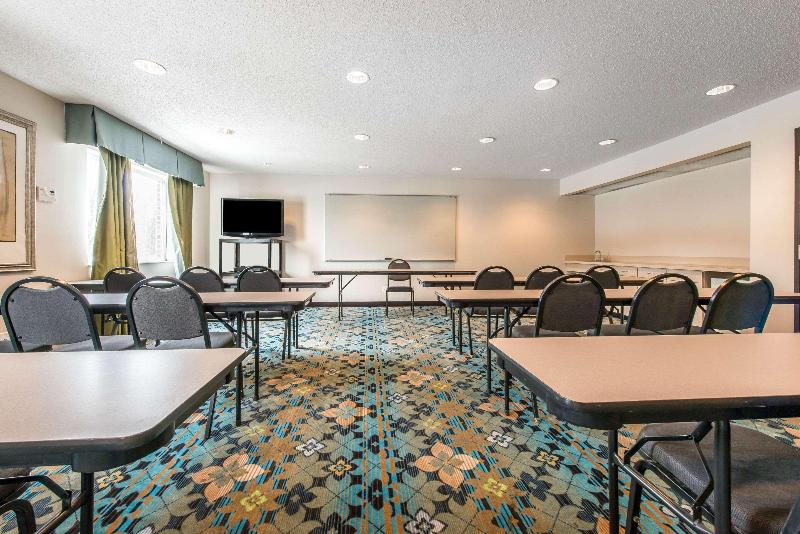 Comfort Inn Weirton image