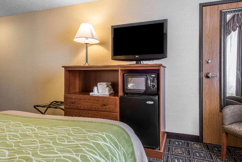 Comfort Inn Weirton image