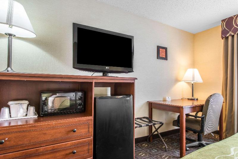 Comfort Inn Weirton image 8