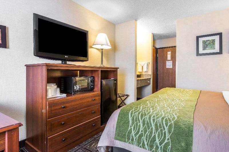 Comfort Inn Weirton image