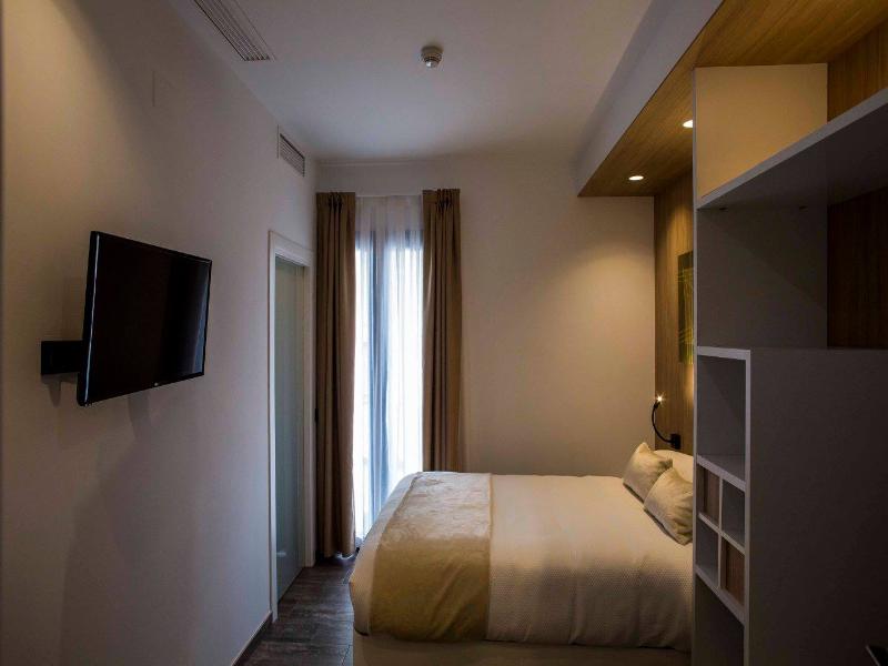 Hostal Sevilla Santa Justa image