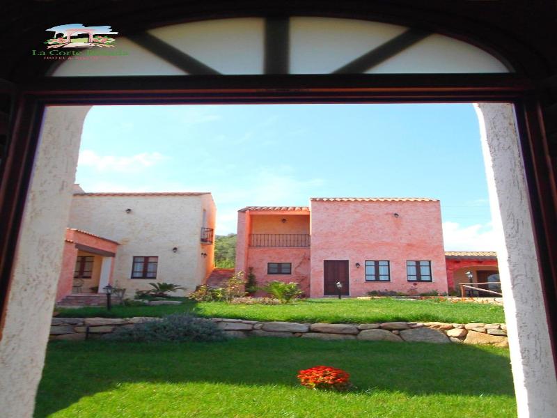 La Corte Rosada image