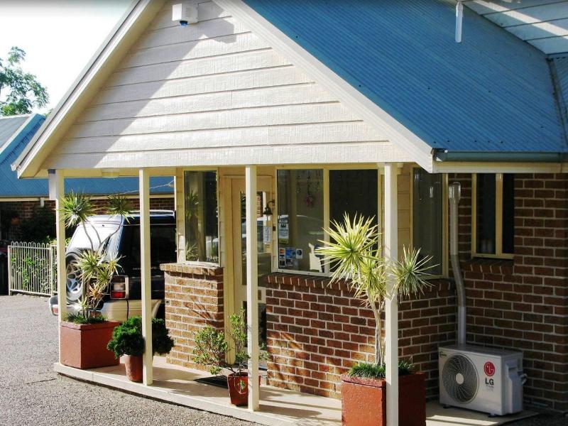 Dolphin Shores Hotel image