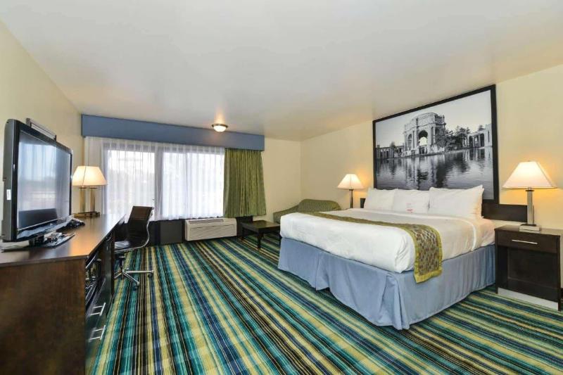. Super 8 By Wyndham Vallejo/Napa Valley
