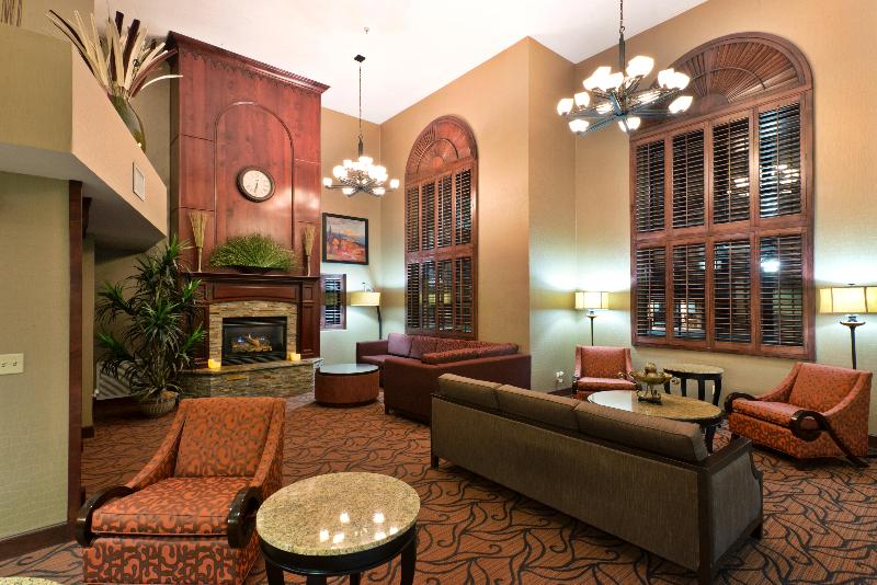 Holiday Inn Express Show Low image