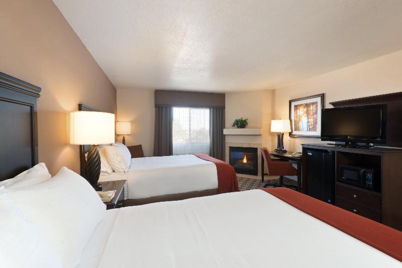 Holiday Inn Express Show Low image