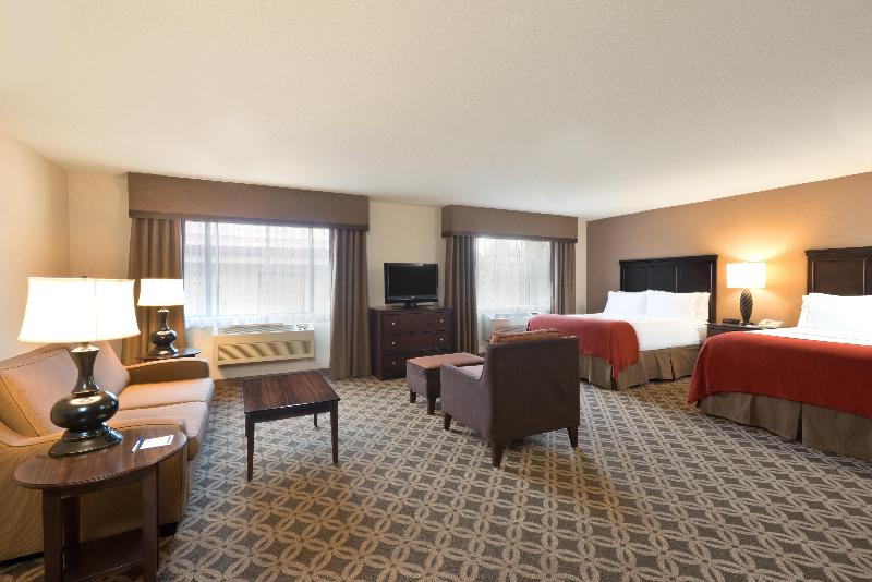 Holiday Inn Express Show Low image
