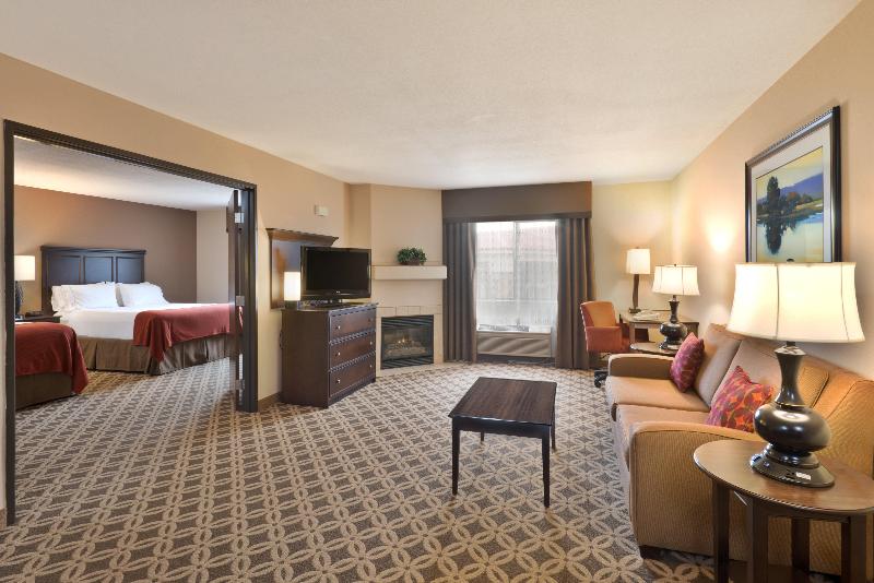 Holiday Inn Express Show Low image