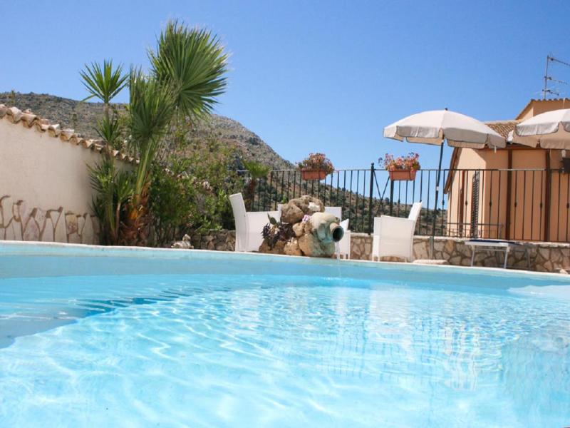 Il Cortile image