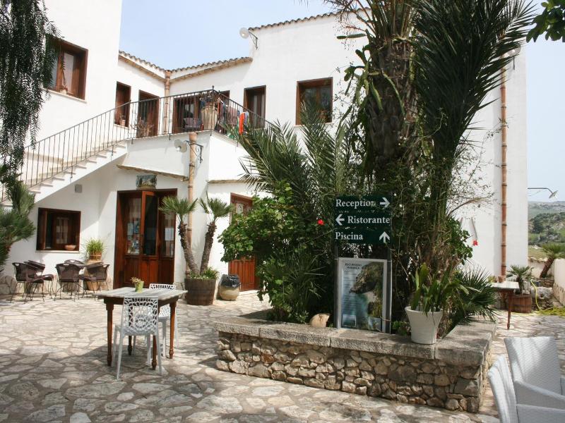 Il Cortile image