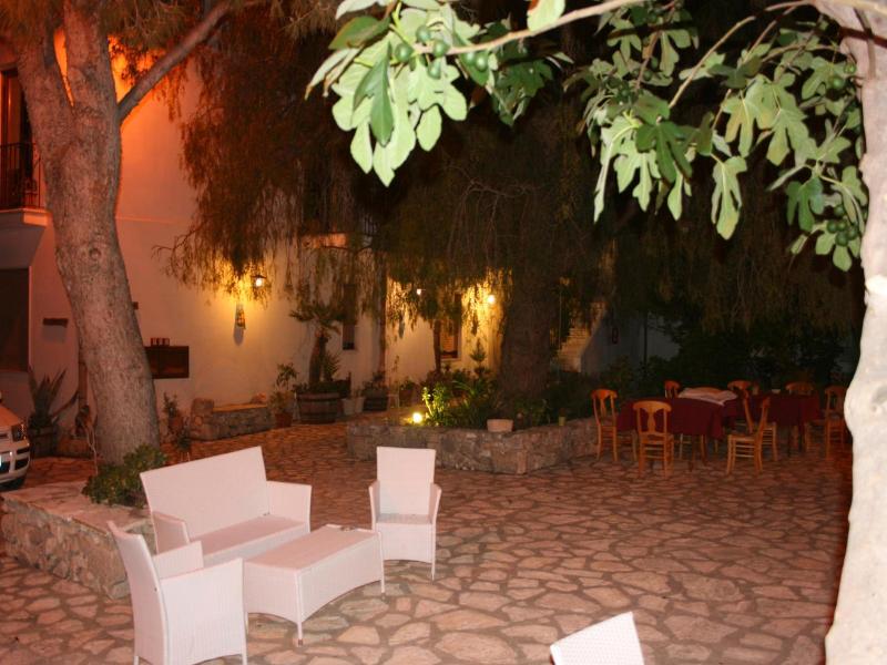 Il Cortile image