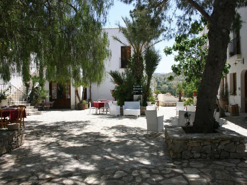 Il Cortile image