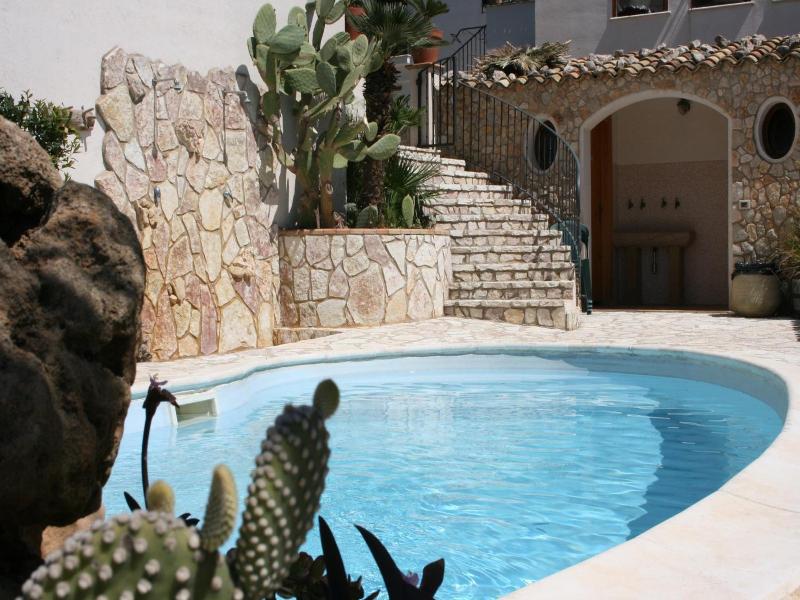 Il Cortile image