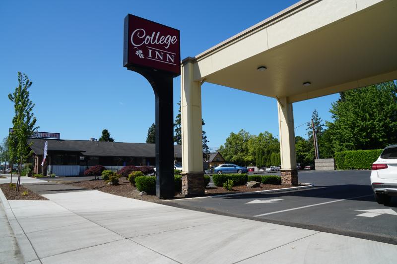 College Inn image