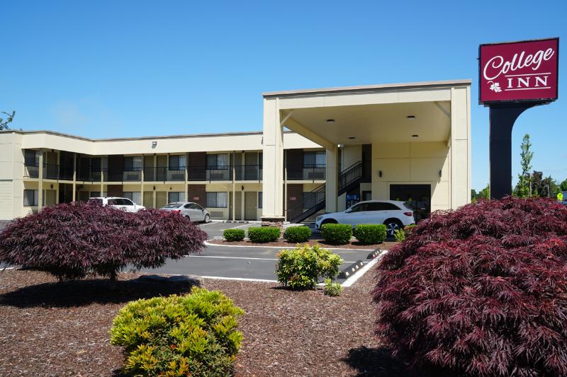 College Inn image