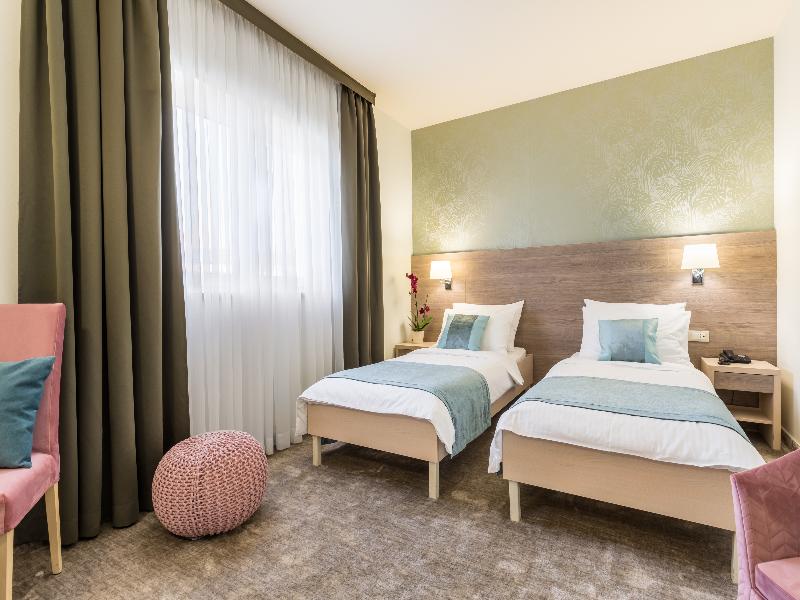 Hotel Mondo image
