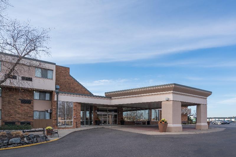 Holiday Inn & Suites St Cloud