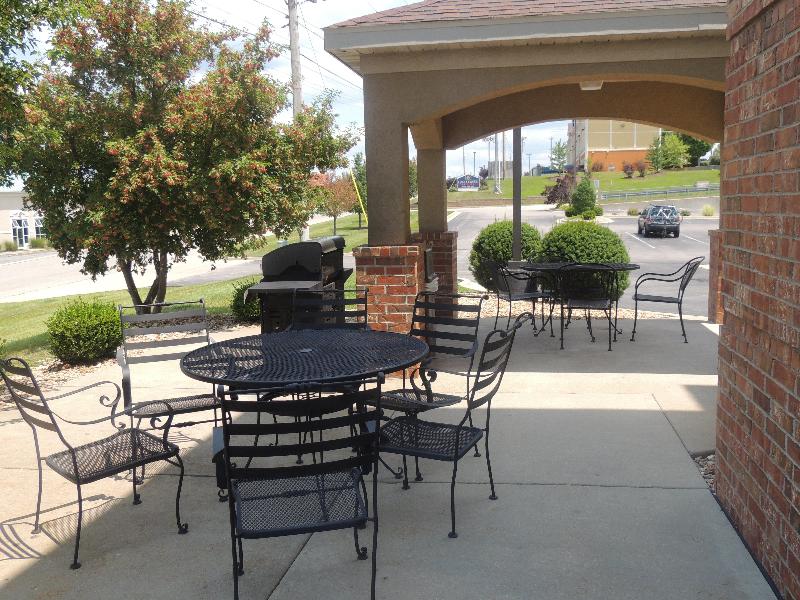 Candlewood Suites St. Robert image