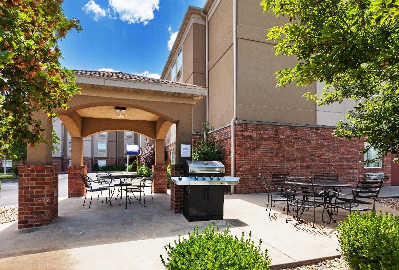 Candlewood Suites St. Robert image