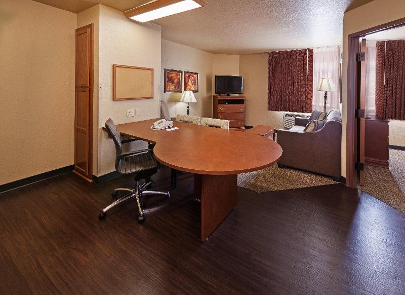 Candlewood Suites St. Robert image