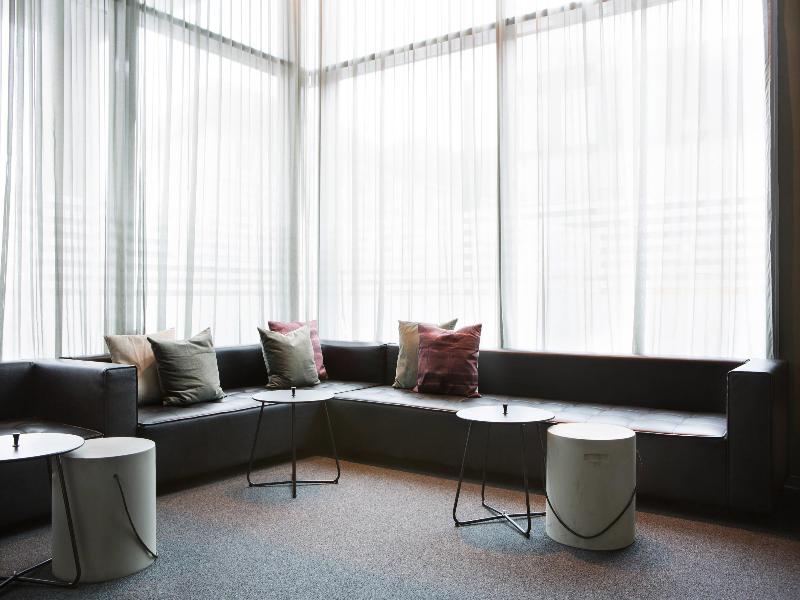 Comfort Hotel Square image